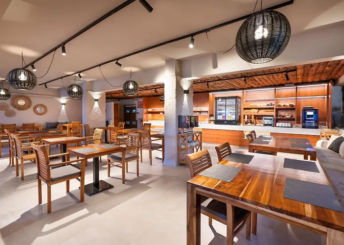 Playa Surf Cbbc 3* エル・メダノ